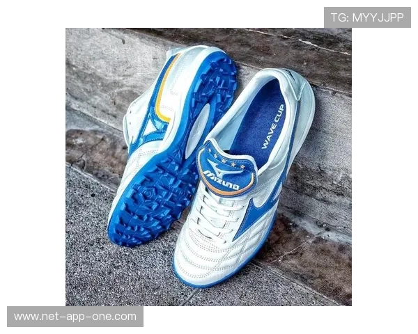 足球球星如何定制专属鞋子提升场上表现与个人风格